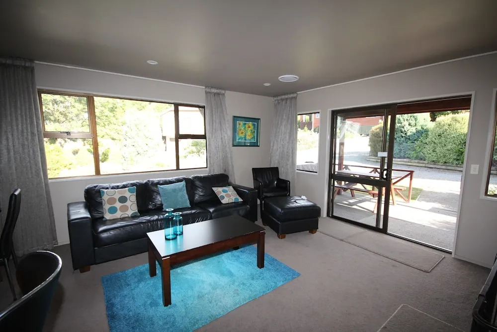 17b Denby Place