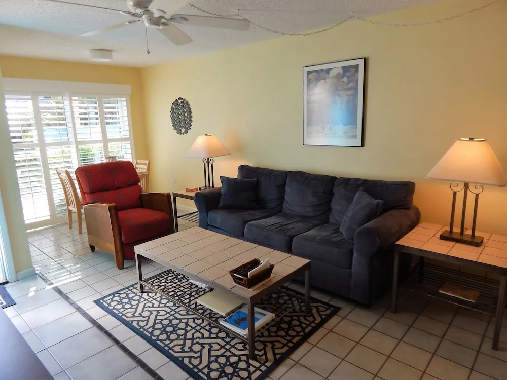 Siesta Beach House #308 2 Bedrooms 1.5 Bathroom Apts