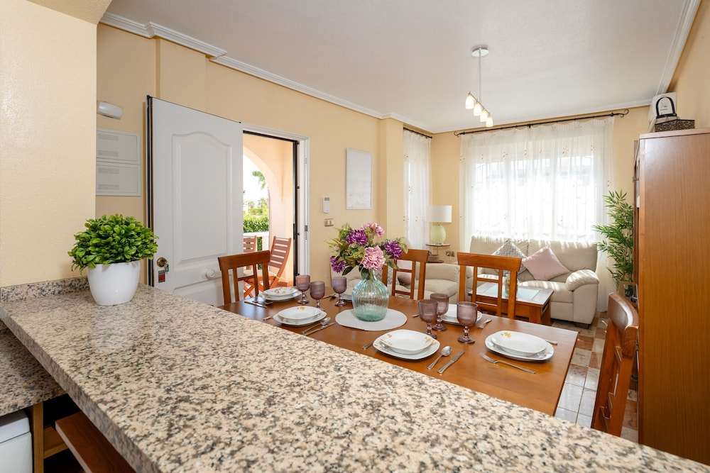 Honey Life Villa by Fidalsa