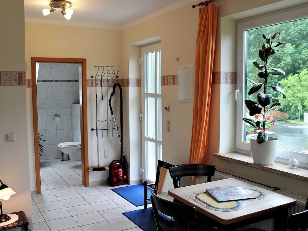 Geraumige Ferienwohnung in Boltenhagen mit Garten