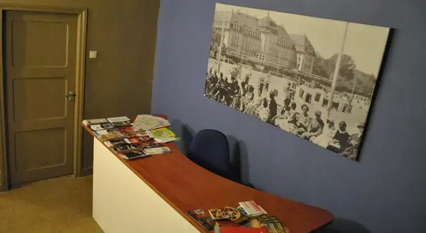 Bedeker Hostel
