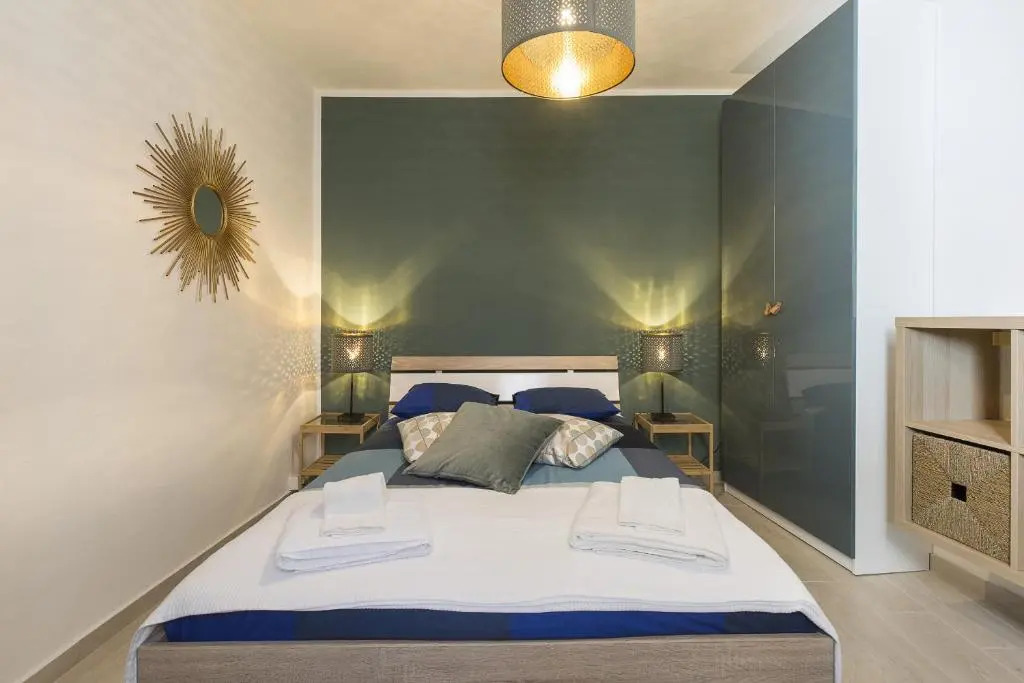 Honeymoon Apartment