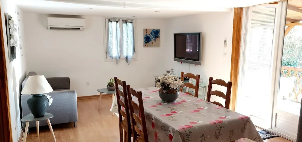 Chalet With 2 Bedrooms in Saint-genest-de-beauzon, With Wonderful Mountain View, Enclosed Garden and Wifi - 40 km From the Slopes