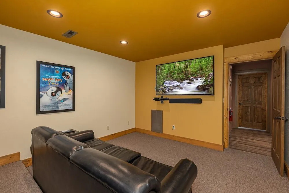 Splash Mansion - Four Bedroom Chalet