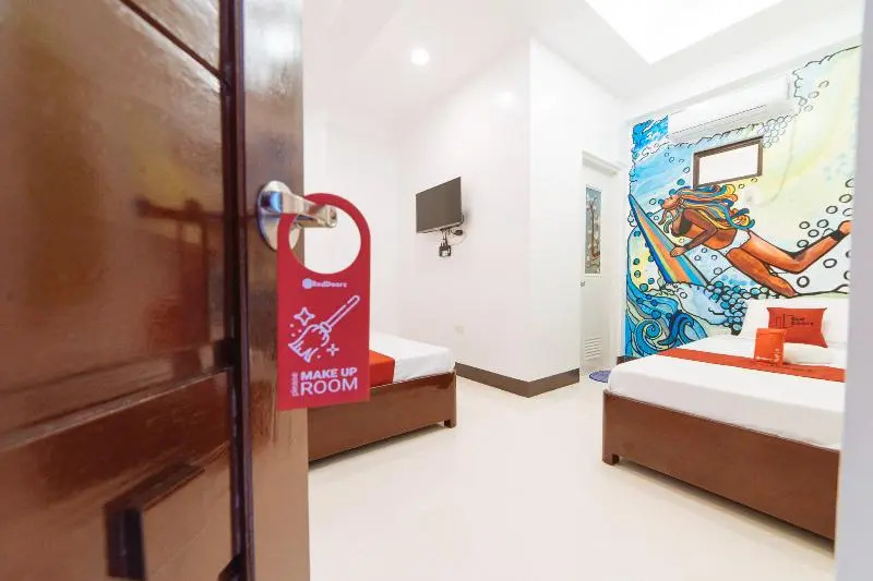 RedDoorz @ Bonifacio Extn Baler