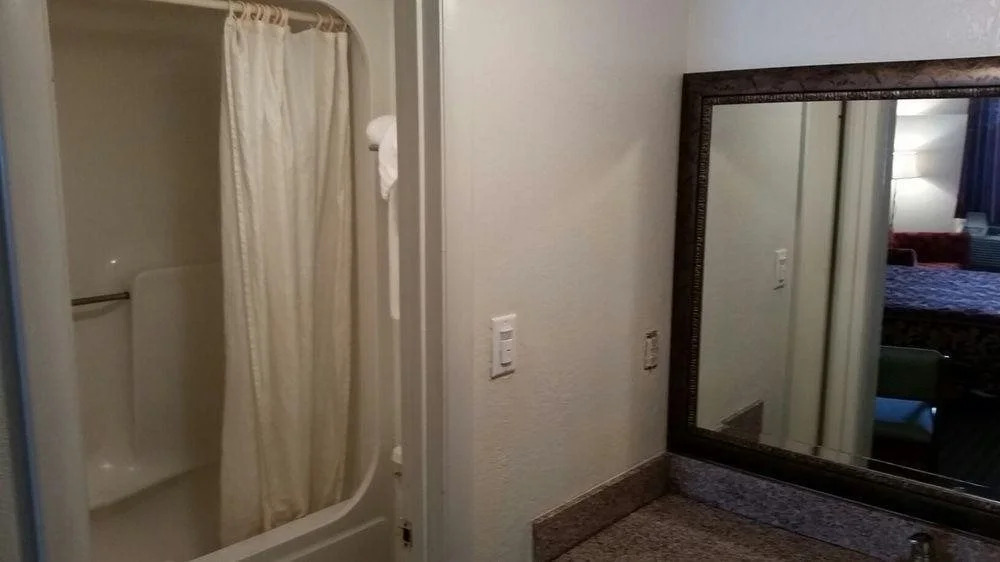 Coconut Grove Motor Inn