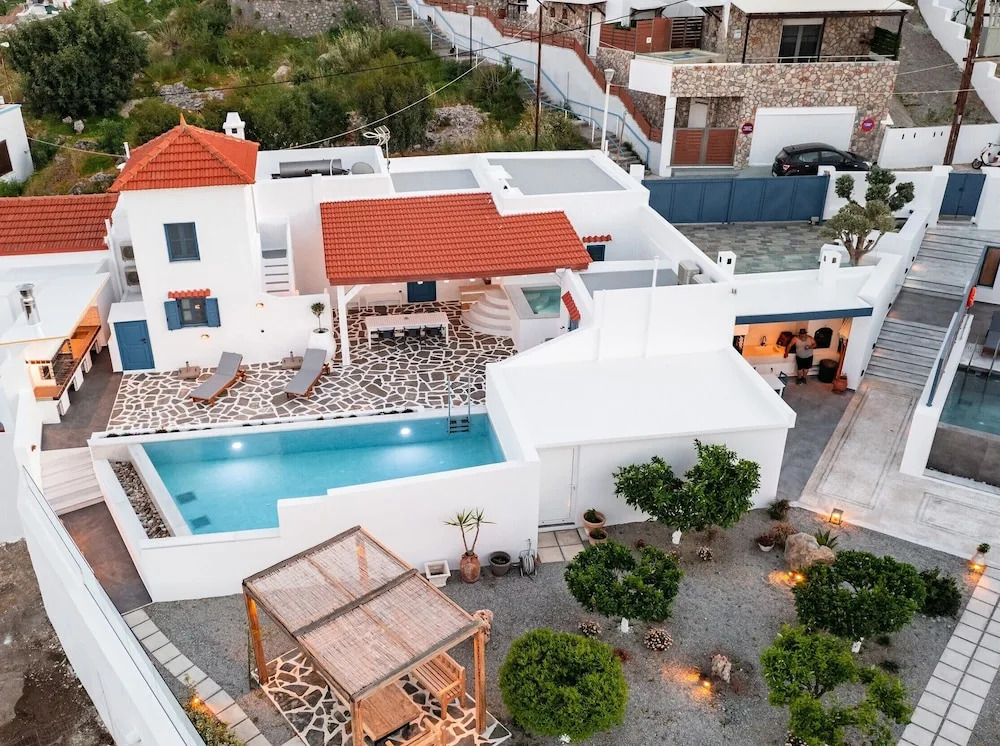Kalathos Square luxury suites