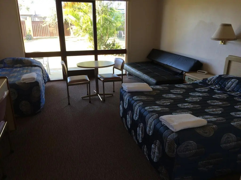 Glades Motor Inn