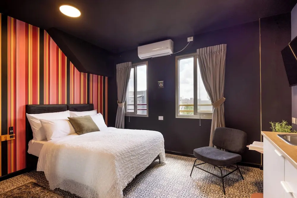 Laura Residence - Modern Studios
