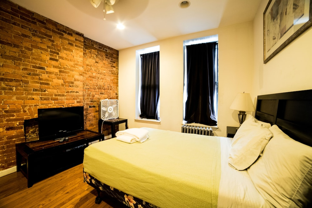Renovated 2 BR Central Park