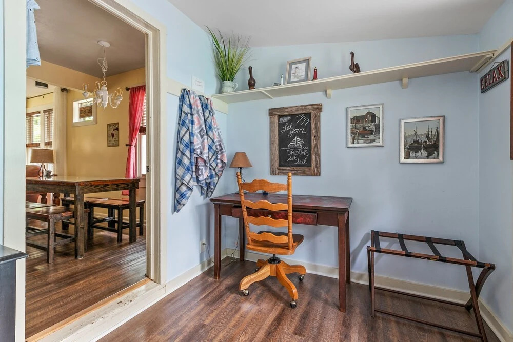 Cardinal Haus 2 Bedroom Home by RedAwning