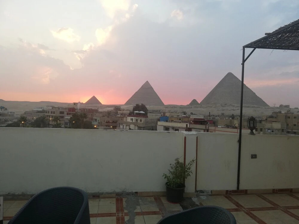 Happy days pyramids inn
