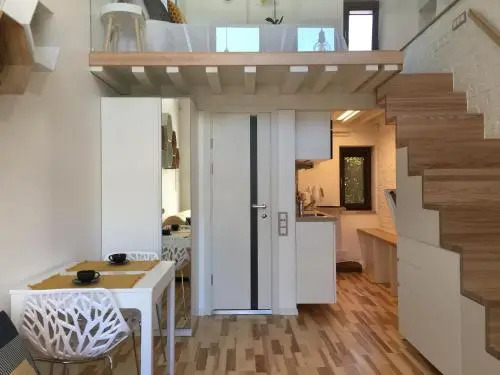 Jolie Apartments
