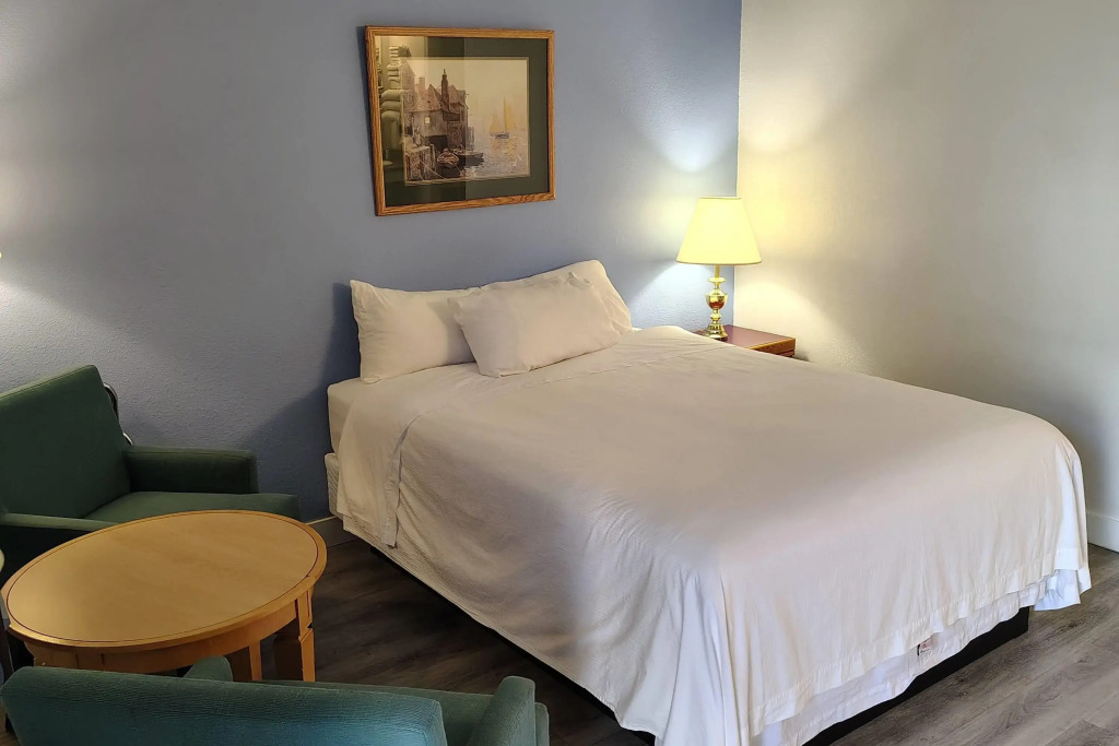 Super 8 by Wyndham Sicamous