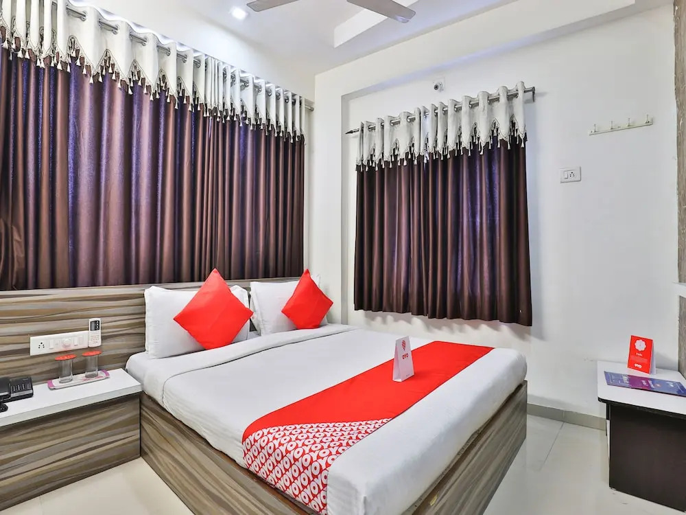 OYO 2656 Hotel Sunstar