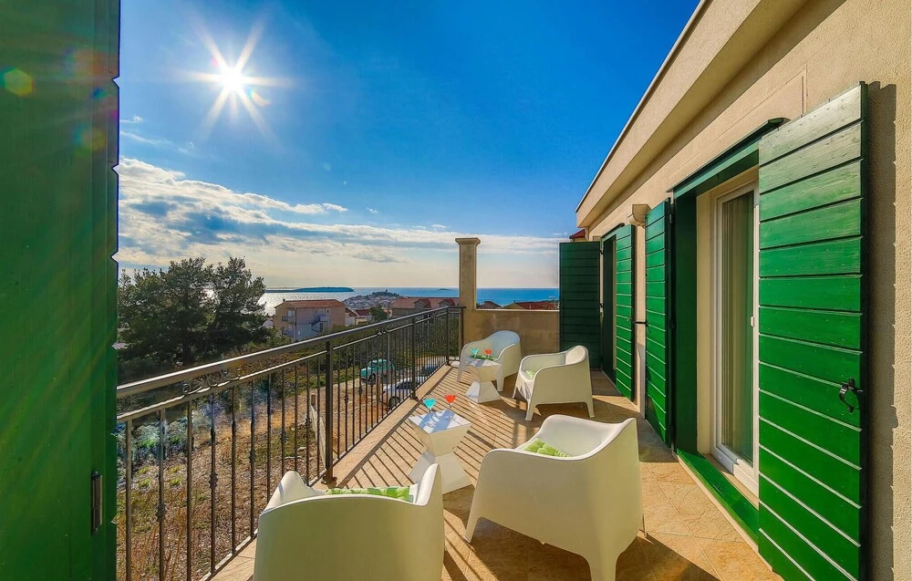Stunning Home in Primosten With 4 Bedrooms, Wifi and Outdoor Swimming Pool