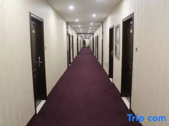 Silver Fox Esports Hotel (Huizhou College Tianhong Shopping Mall)