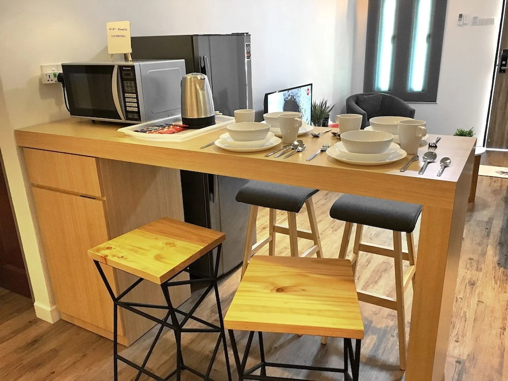 iBook4 Deluxe 2 Bedroom Gurney Suite by iBook Homestay