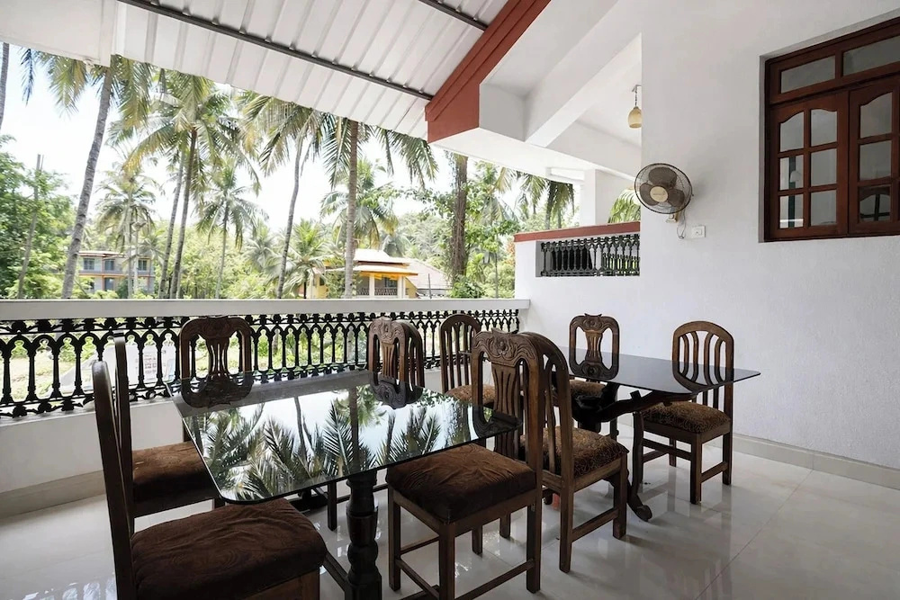 Fabhotel Triple Beach House