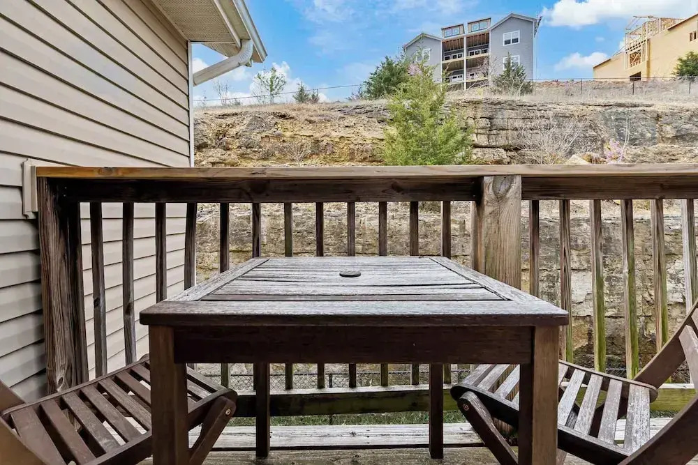 Country Farmhouse - Best of Branson!