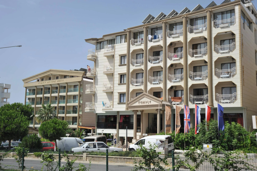 Temple Class Hotel