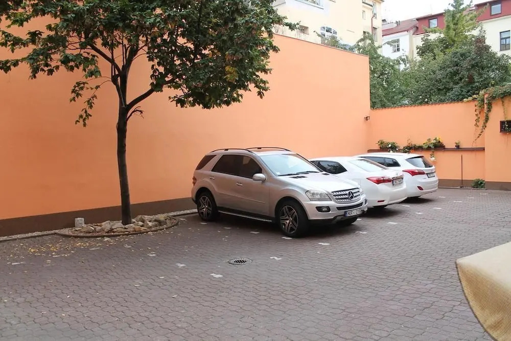 Hotel Abri