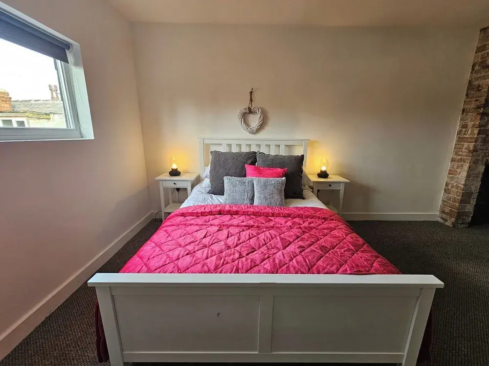 Apartmentsleeps4-marketquarter-wifi-parking