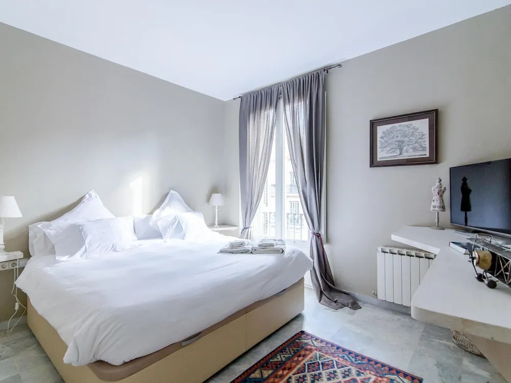 Apartamento de Lujo de Tres Habitaciones
