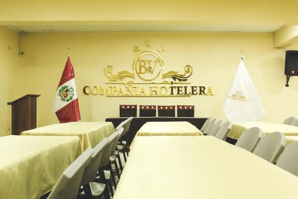 Hotel B & V