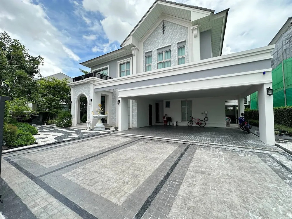 House Near Suvarnabhumi Airport
