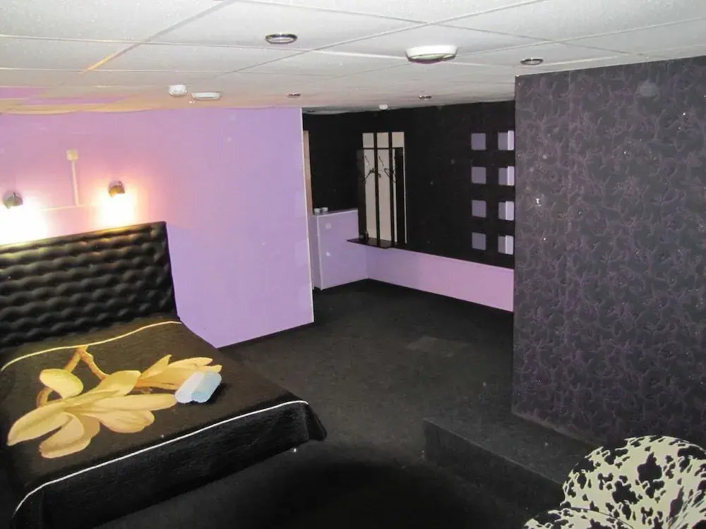 Hotel Revolutsii 28