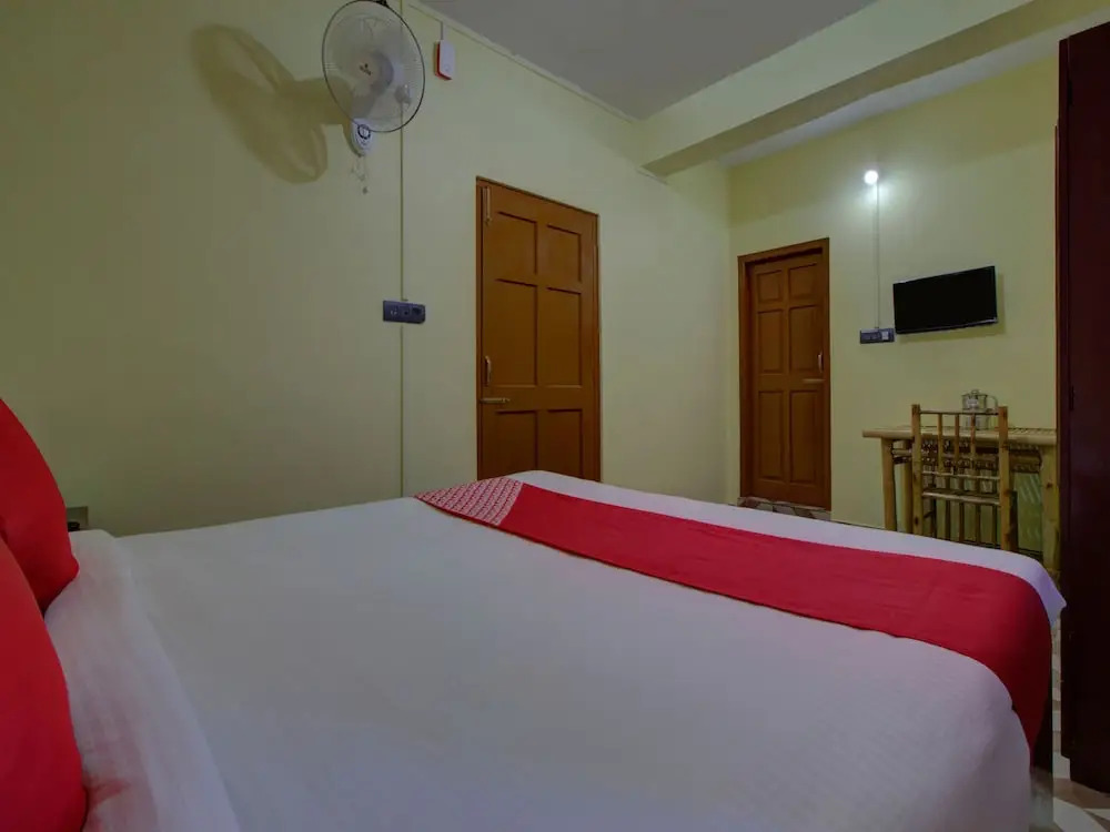 OYO 11935 White Cloud Guest House