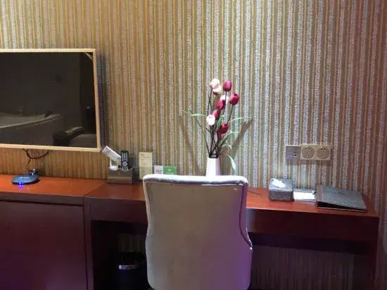 Yulinmen International Hotel
