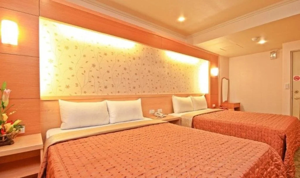 Red Cabin Inn