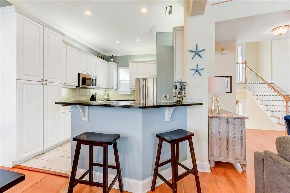 A Wave From It All, 3 Bedrooms, Sleeps 8, Cinnamon Beach, Pet Friendly, WiFi