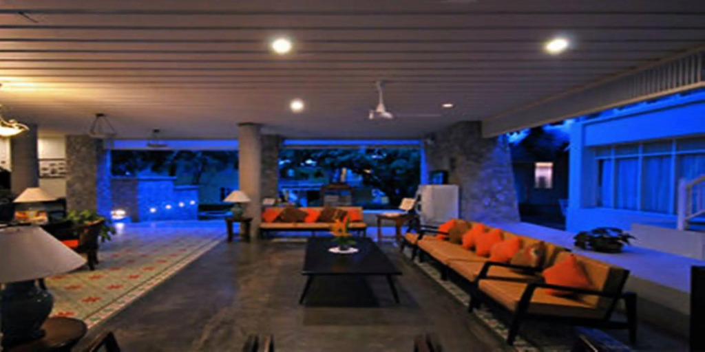 Baan Bayan Beachfront Hotel