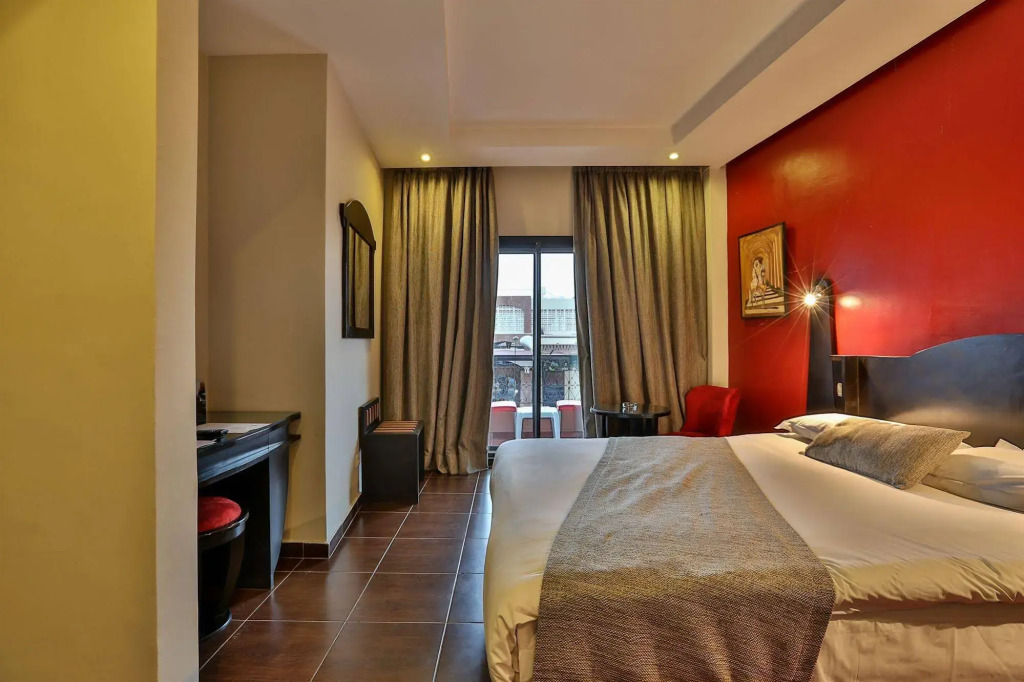 Red Hotel