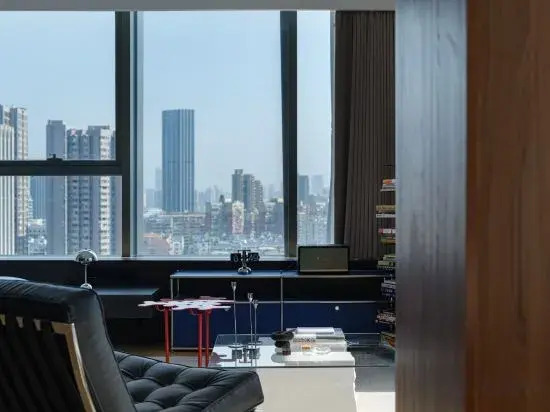 Wuhan And Frame Homestay