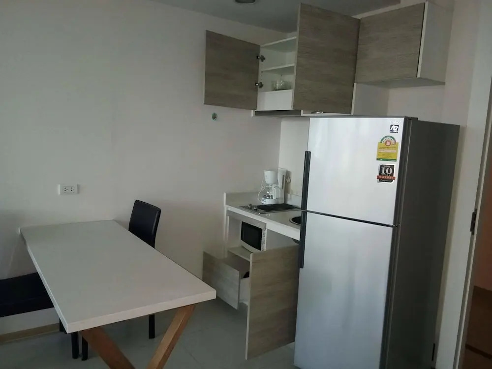 Acqua Condominium