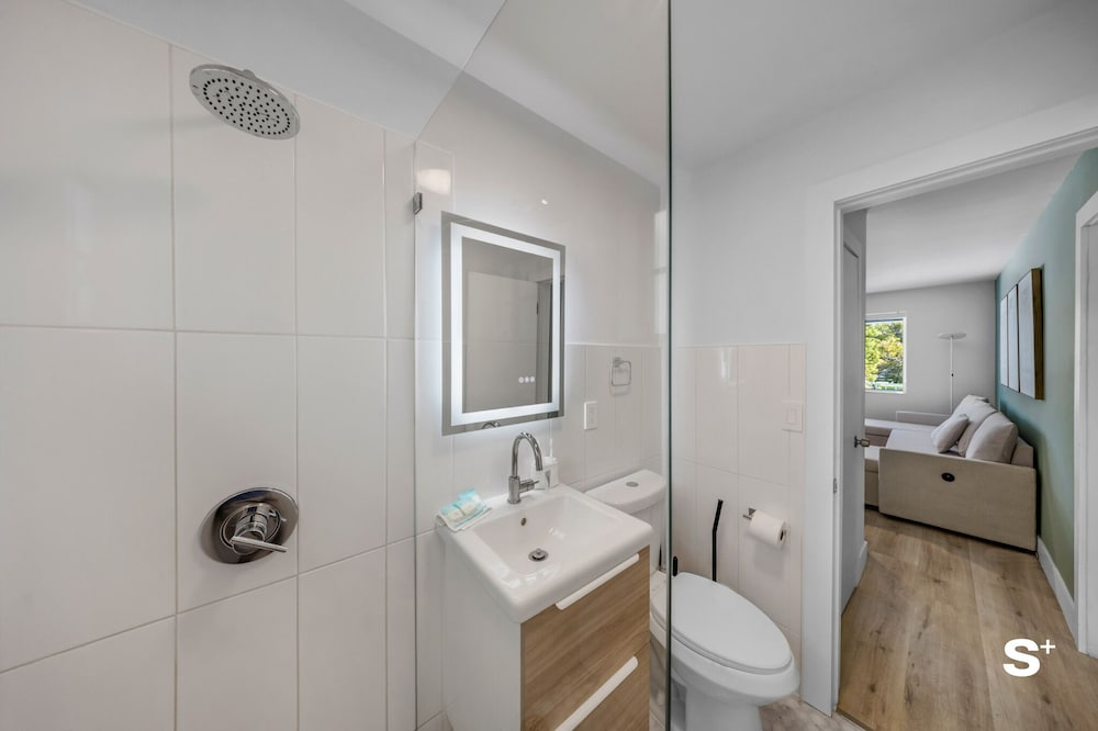 Chic 1-BD Apt in Miami Gym-Free Parking