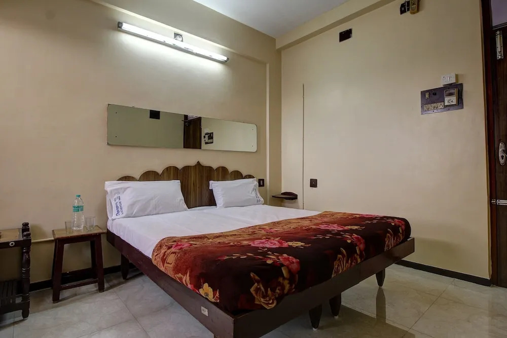 Hotel Navaratna Deluxe by OYO Rooms