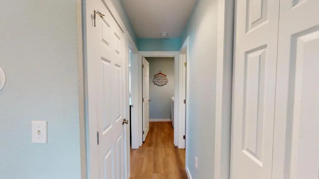 AH-H229 Newly Remodeled Second Floor Condo, Overlooking PoolHot Tub
