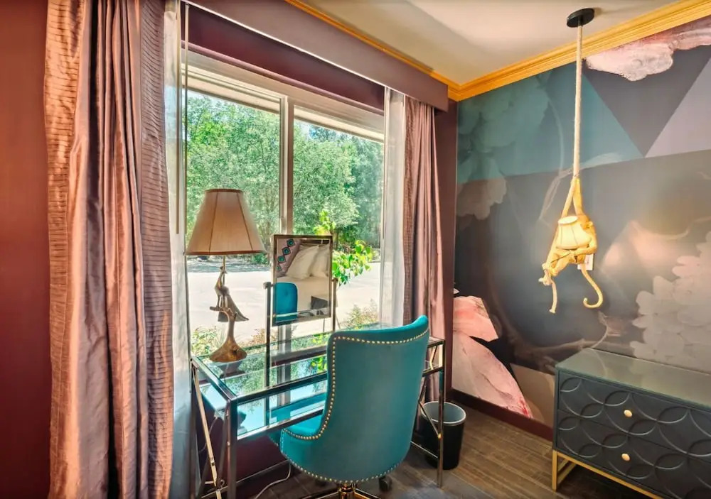 The Fainting Couch Boutique Hotel