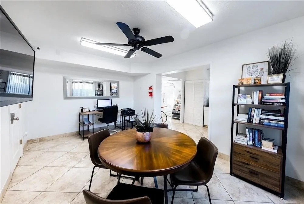 237- Fully Furnished with WiFi by RedAwning