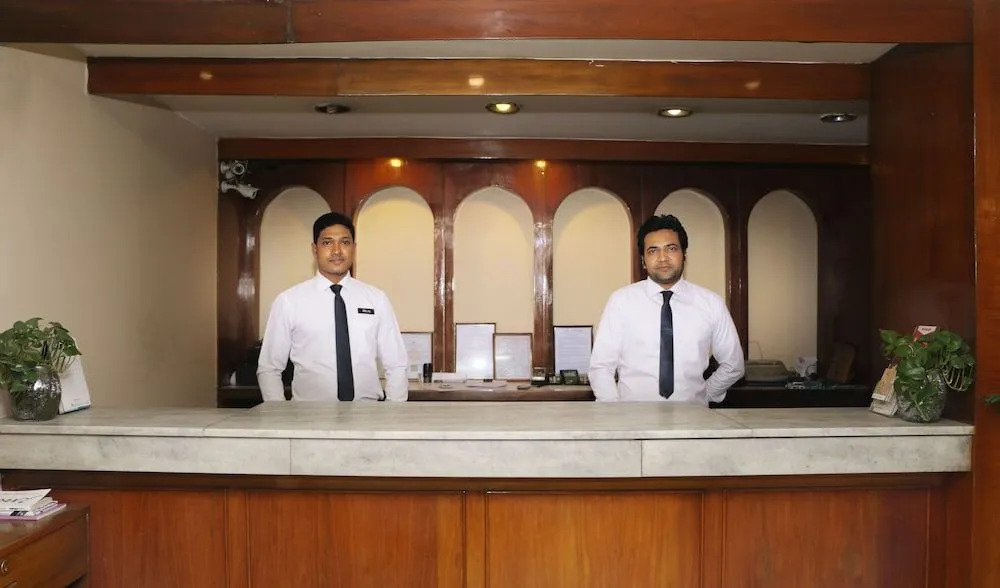 Hotel Grand Circle Inn
