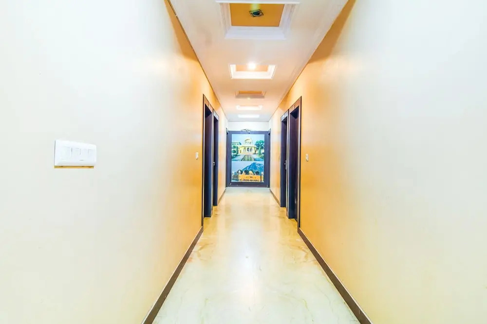 FabHotel Starleaf Prime