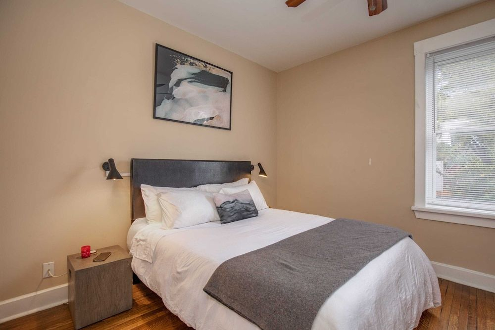 Spacious CWE Apartments near BJC by Zencity