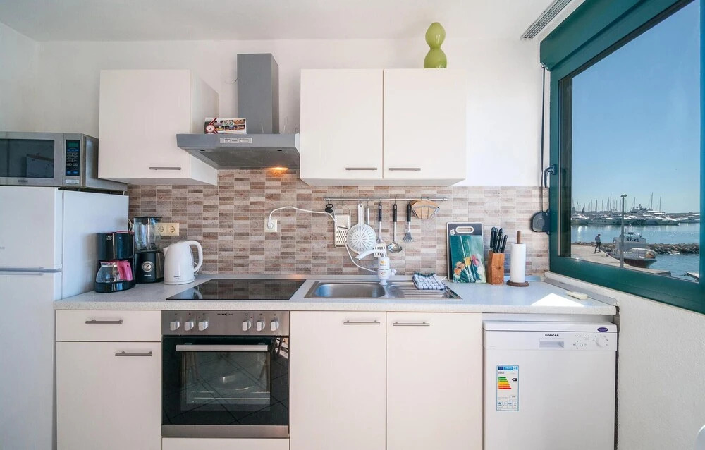 Stunning Home in Kastel Gomilica With Wifi and 2 Bedrooms