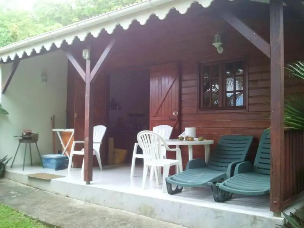 Maison charmante à Deshaies avec vue sur montagne + jardin