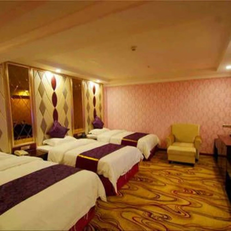 Lincheng Holiday Hotel